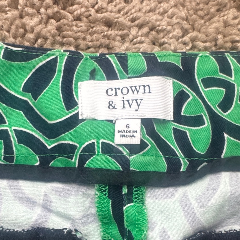crown & ivy Green Shorts - Picture 2 of 3